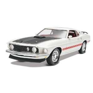  Revell 69 Ford Mustang Mach 1 Cobra: Toys & Games