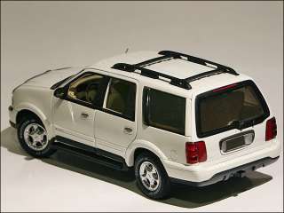 Autoart 1/18 1999 Lincoln Navigator White Super Rare SUV 72761  