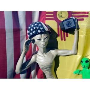  Alien With Camera, Roswell, New Mexico, USA Premium 