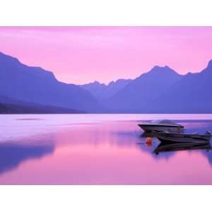  Lake McDonald at Dawn, Glacier National Park, Montana, USA 