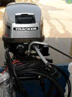   TRACKER 9.9 HP OUTBOARD MOTOR 20 SHAFT BOAT ENGINE LOW HRS  