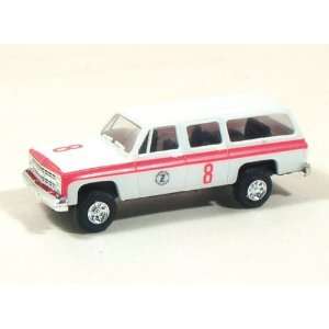    TRIDENT HO (1/87) CHEVY SUBURBAN AIRPORT AMBULANCE: Toys & Games