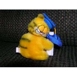  Garfield Samall Plush Graduation Doll with Cap and Diploma 
