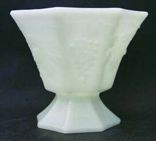 Anchor Hocking VINTAGE MILK GLASS Grapes Compote 6696  