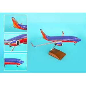  Southwest Airlines Boeing 737 700 Model Airplane: Toys 