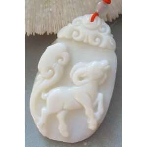    Natural Sea Shell Zodiac Sheep Goat Amulet Pendant 