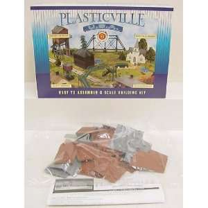  Bachmann 45983 Plasticville Hobo Jungle Kit: Toys & Games