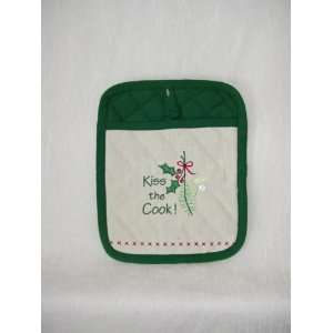  Kiss the Cook   Kay Dee Designs Embroidered Pocket Mitt 