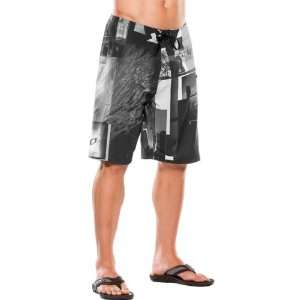 Oakley Chrome Plated Mens Boardshort Beach Swimming Pants   Jet Black 