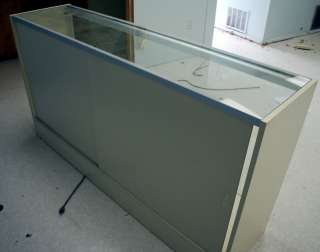 foot lighted glass display case. Used Pick up only  