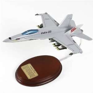   Plane/US Navy Multirole Fighter Aircraft Replica Display Toys & Games