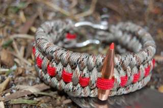 Hog Tooth Sniper Paracord Survival Bracelet in Desert Camo with Red 