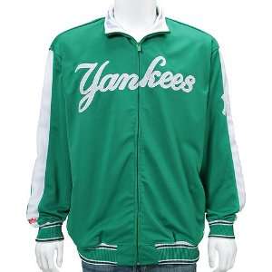    New York Yankees Kelly Green Track Jacket: Sports & Outdoors