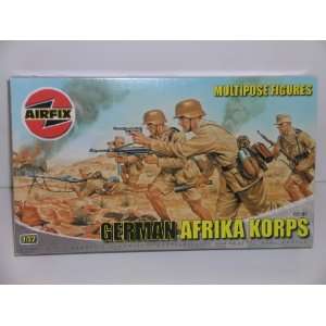  WW II German Afrka Korps Multipose Figures   Plastic 