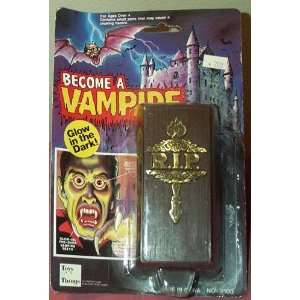  Become a Vampire Glow in the Dark Kit Toys & Games