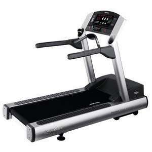 Life Fitness 95Ti Treadmill   Remanufactured  Sports 