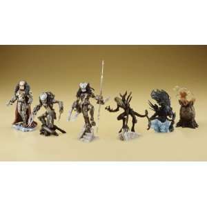   Aliens vs Predator Mystery Boxed Mini Figure 12 count Display Toys