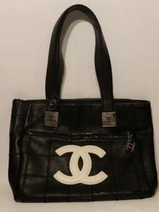CHANEL Made in France PURSE beat for parts restoration  