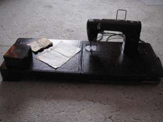 OSTALGIE Nähmaschine, Schreibmaschine und eine Kiste Diverses DDR in 