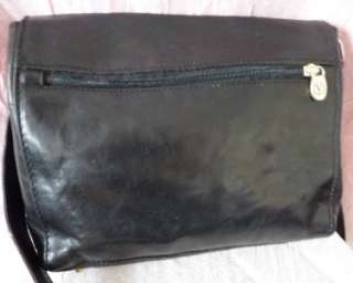 THIS IS A BEAUTIFUL VALENTINA ITALY CROSS BODY BLACK LEATHER BAG