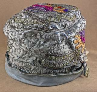 VINTAGE WOMENS 1920S BEADED ORNATE CLOCHE HAT FLAPPER SILK EMBROIDERED 
