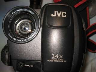 JVC GR AXM1U VHS/C CAMCORDER WITH 4000 AH BATTERY & CHARGER, (511 